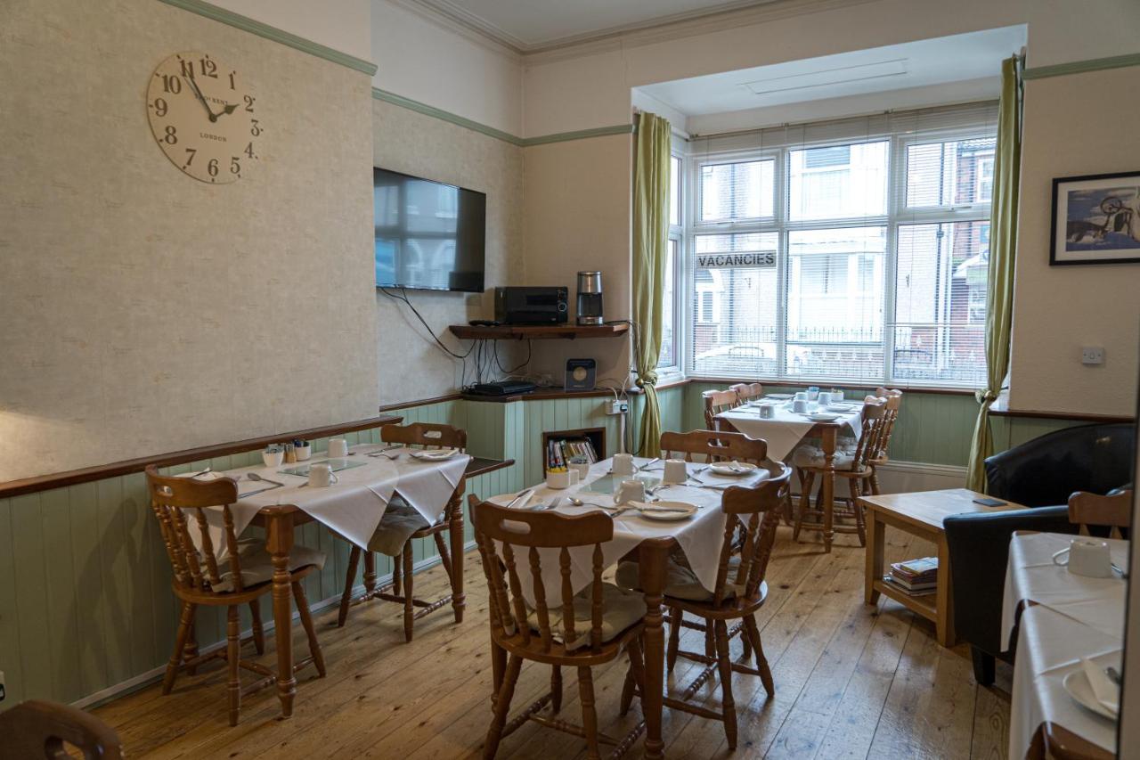 Jedburgh Guest House Клийторпс Екстериор снимка